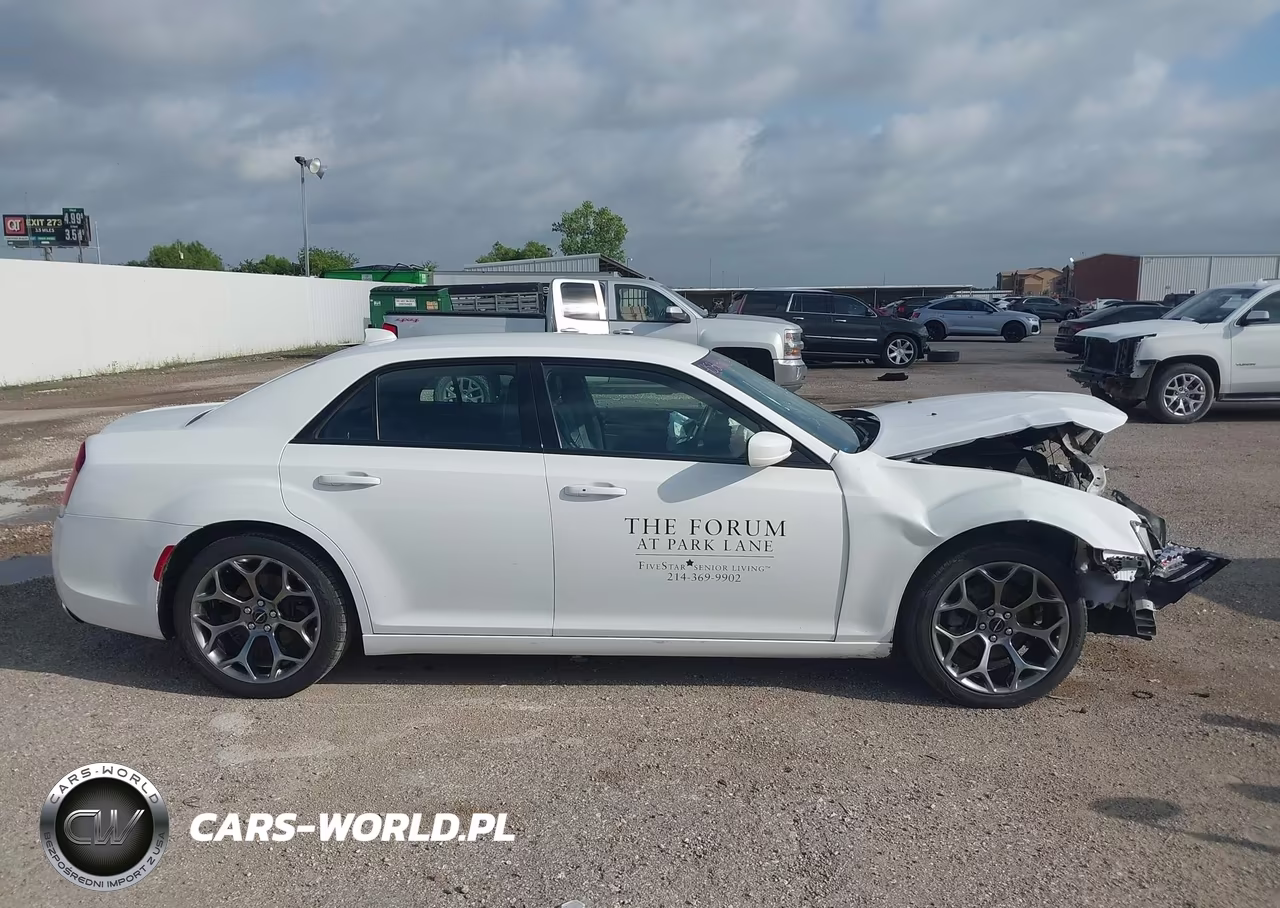 2015 Chrysler 300 300S VIN:2C3CCABG3FH908861 - 13