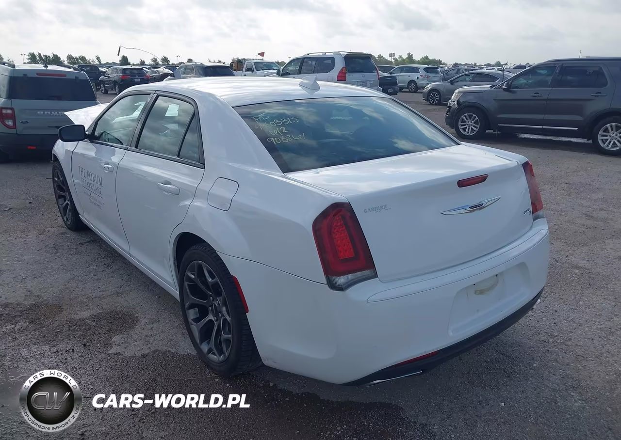 2015 Chrysler 300 300S VIN:2C3CCABG3FH908861 - 3