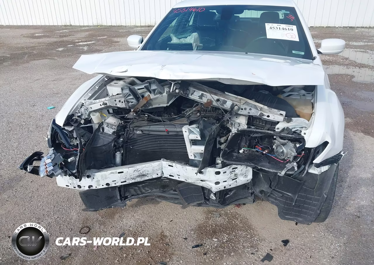 2015 Chrysler 300 300S VIN:2C3CCABG3FH908861 - 6
