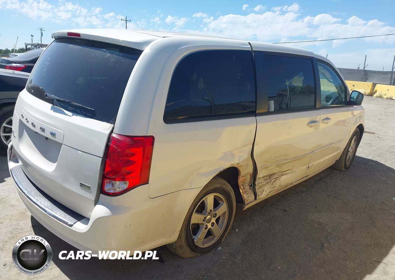 2013 Dodge Grand Caravan Sxt VIN:2C4RDGCG5DR523930 - 4
