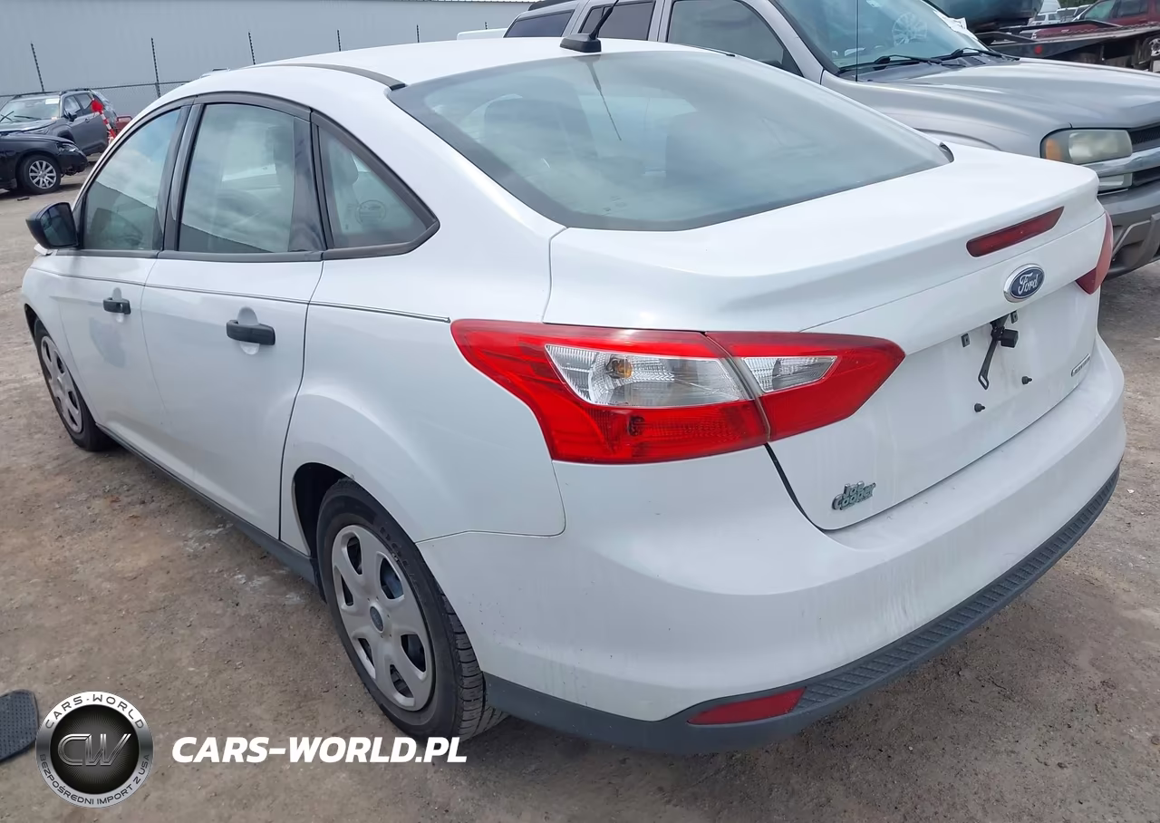 2014 Ford Focus S VIN:1FADP3E2XEL373468 - 3
