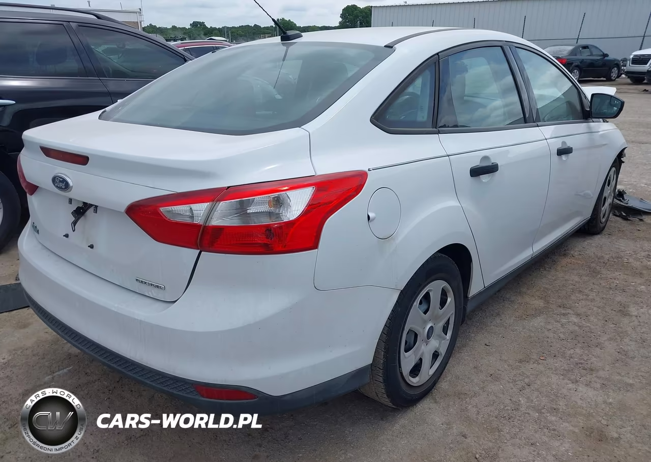 2014 Ford Focus S VIN:1FADP3E2XEL373468 - 4
