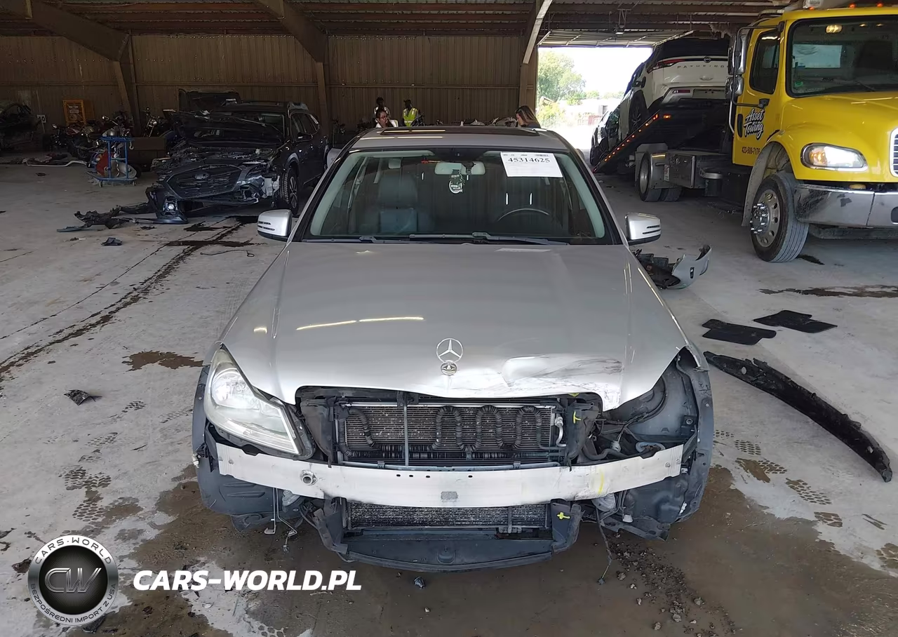 2013 Mercedes-Benz C 300 Luxury 4Matic VIN:WDDGF8AB1DG137981 - 13