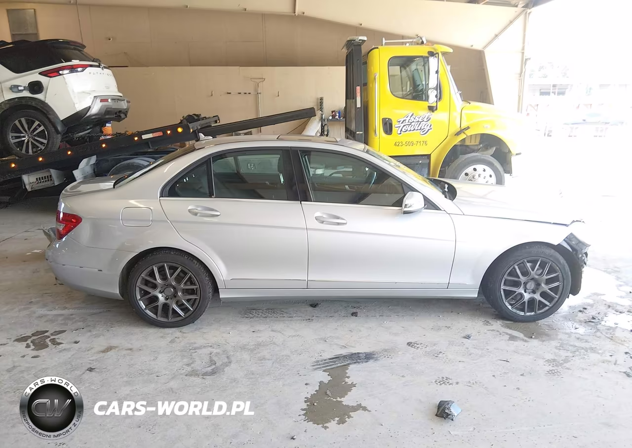 2013 Mercedes-Benz C 300 Luxury 4Matic VIN:WDDGF8AB1DG137981 - 14