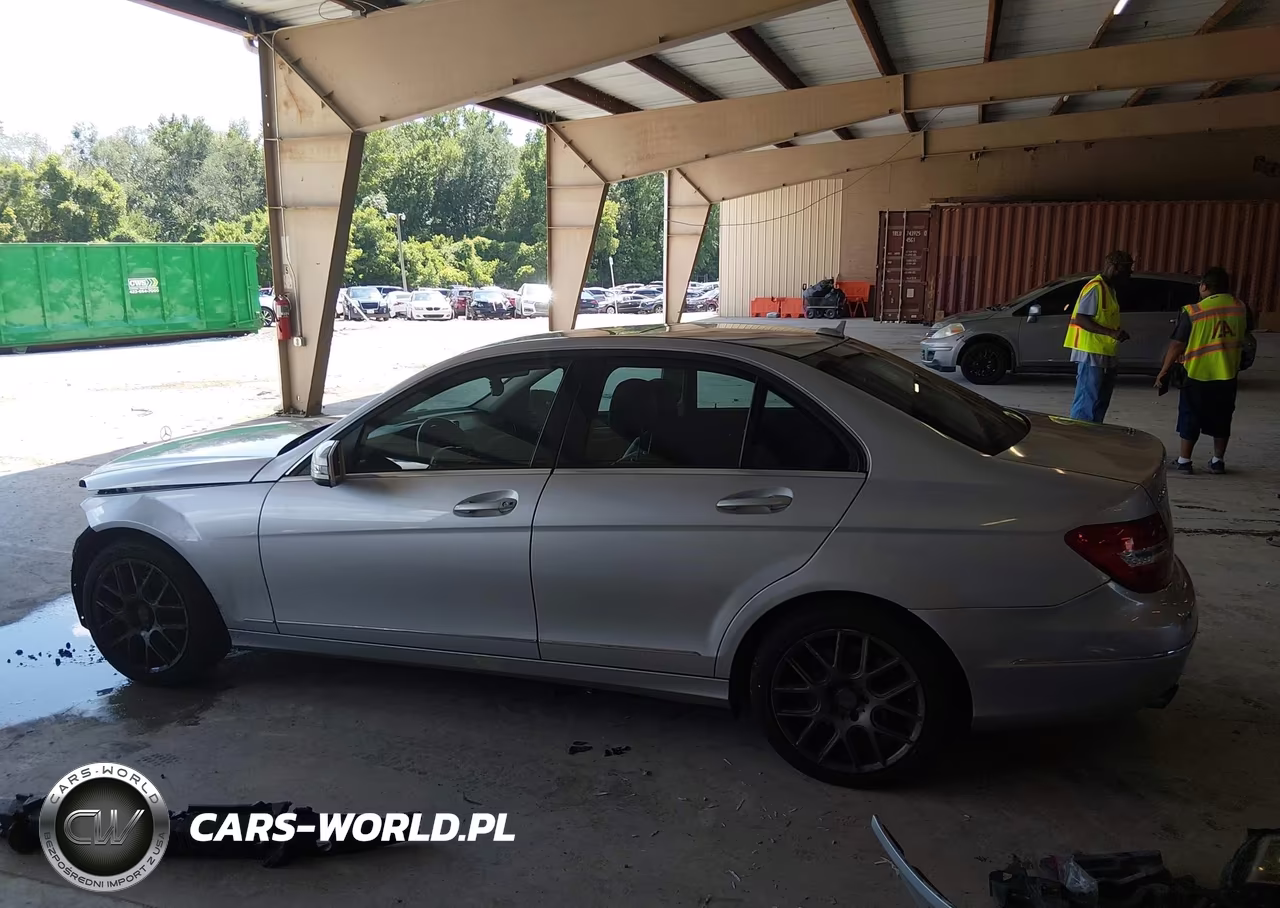 2013 Mercedes-Benz C 300 Luxury 4Matic VIN:WDDGF8AB1DG137981 - 15