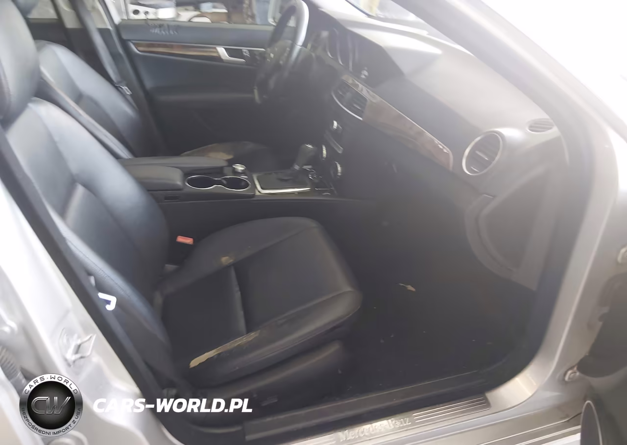2013 Mercedes-Benz C 300 Luxury 4Matic VIN:WDDGF8AB1DG137981 - 5