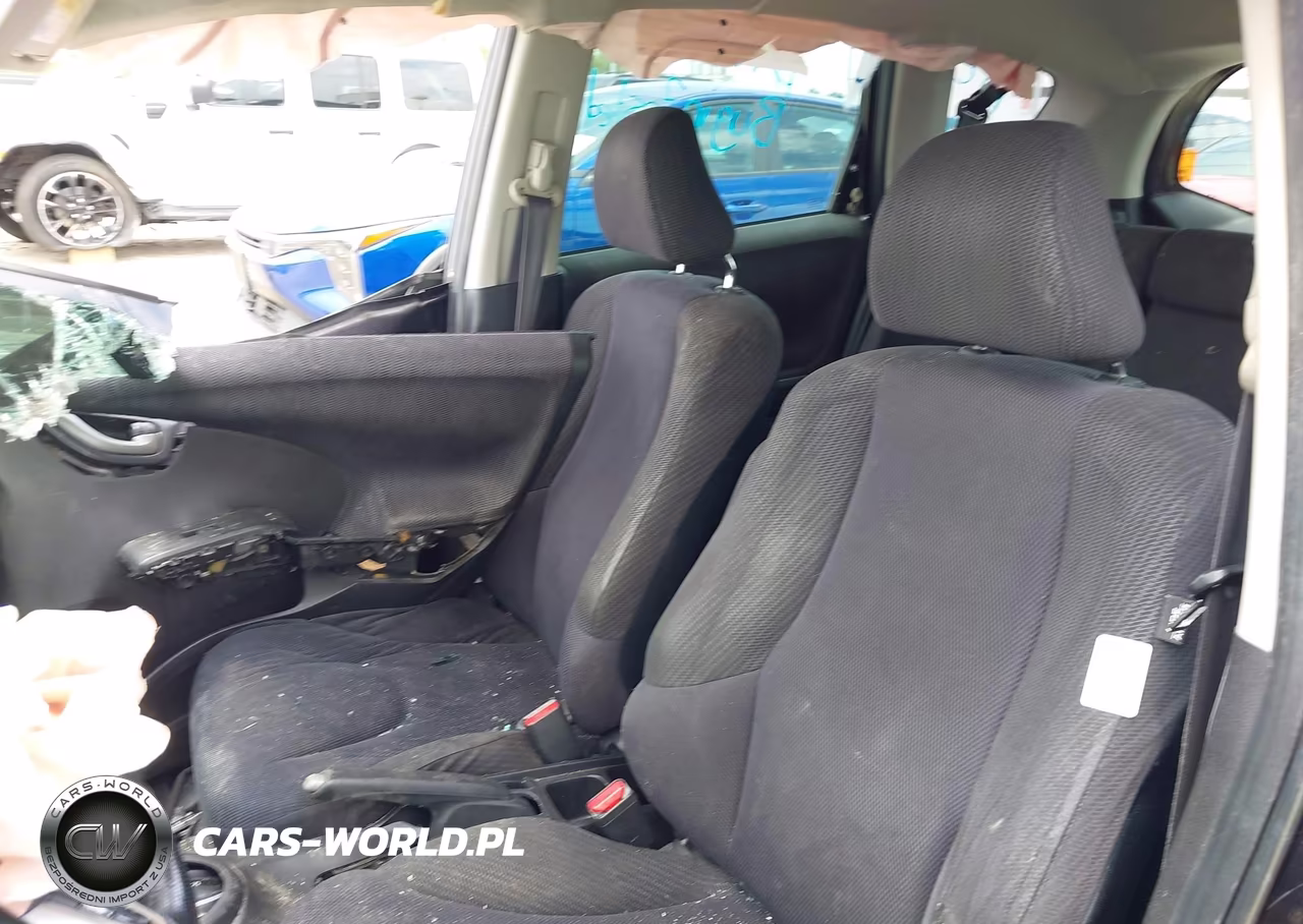 2013 Honda Fit Sport VIN:JHMGE8H5XDC059073 - 12