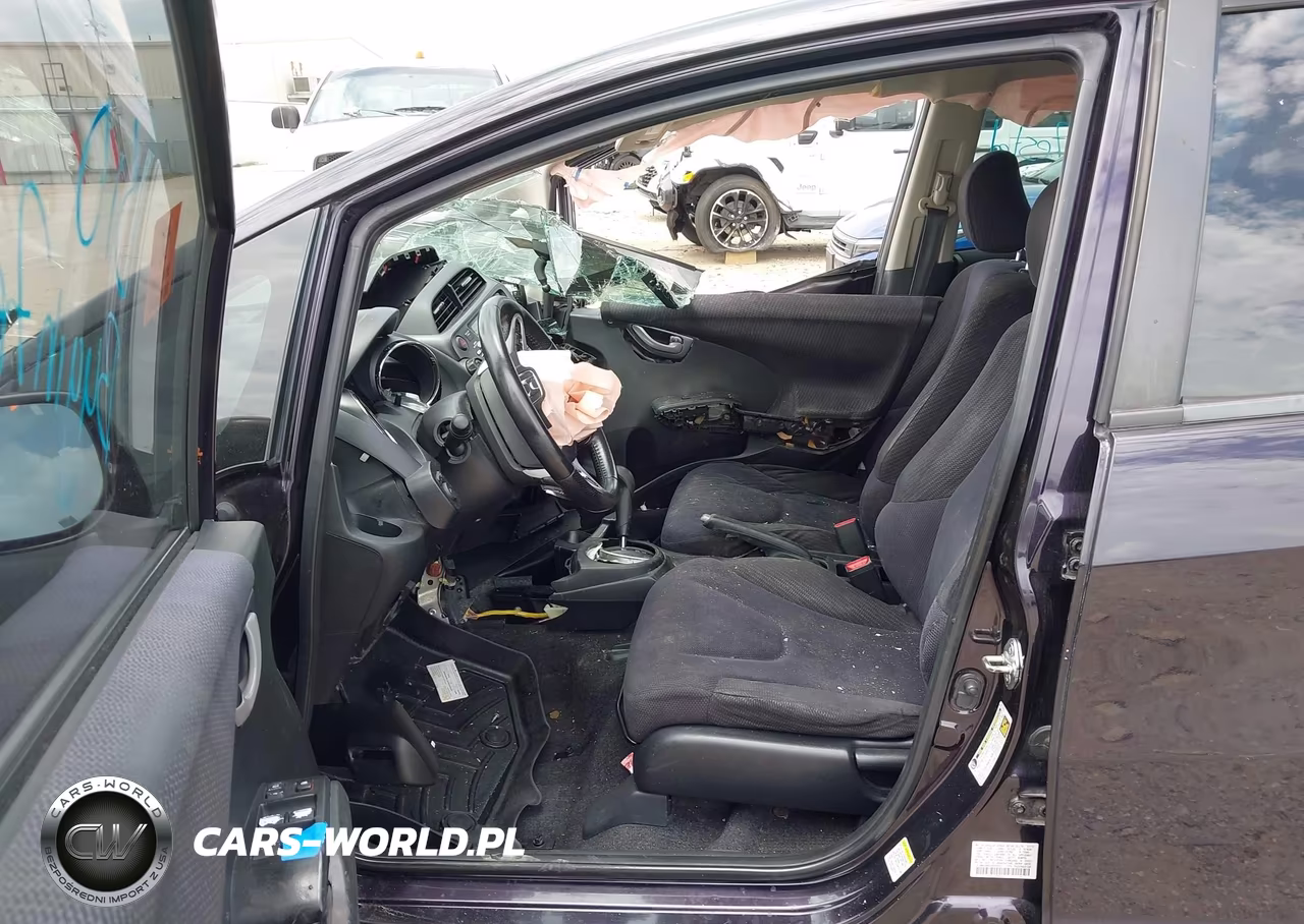 2013 Honda Fit Sport VIN:JHMGE8H5XDC059073 - 5
