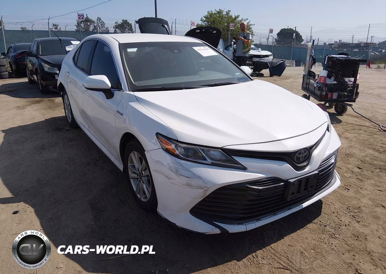 2019 Toyota Camry Hybrid Le – zdjęcie 1 z 16