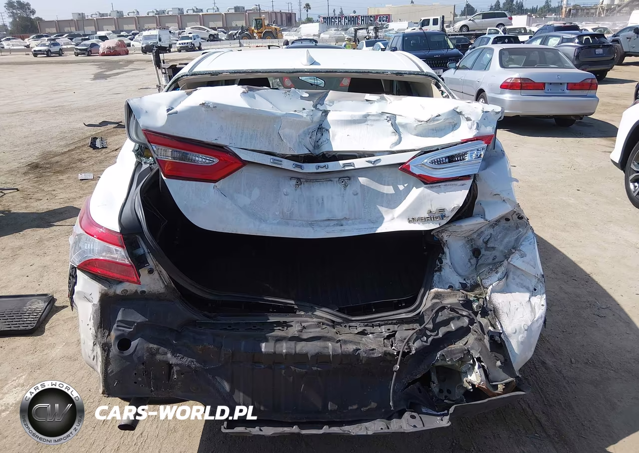 2019 Toyota Camry Hybrid Le VIN:4T1B31HK1KU516712 - 16