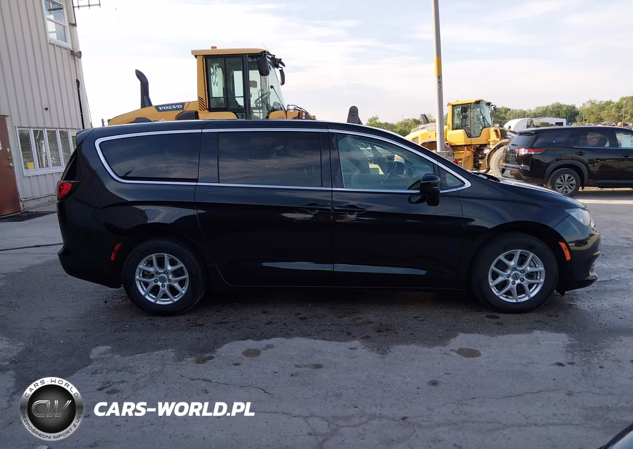 2022 Chrysler Voyager Lx VIN:2C4RC1CG2NR146670 - 18