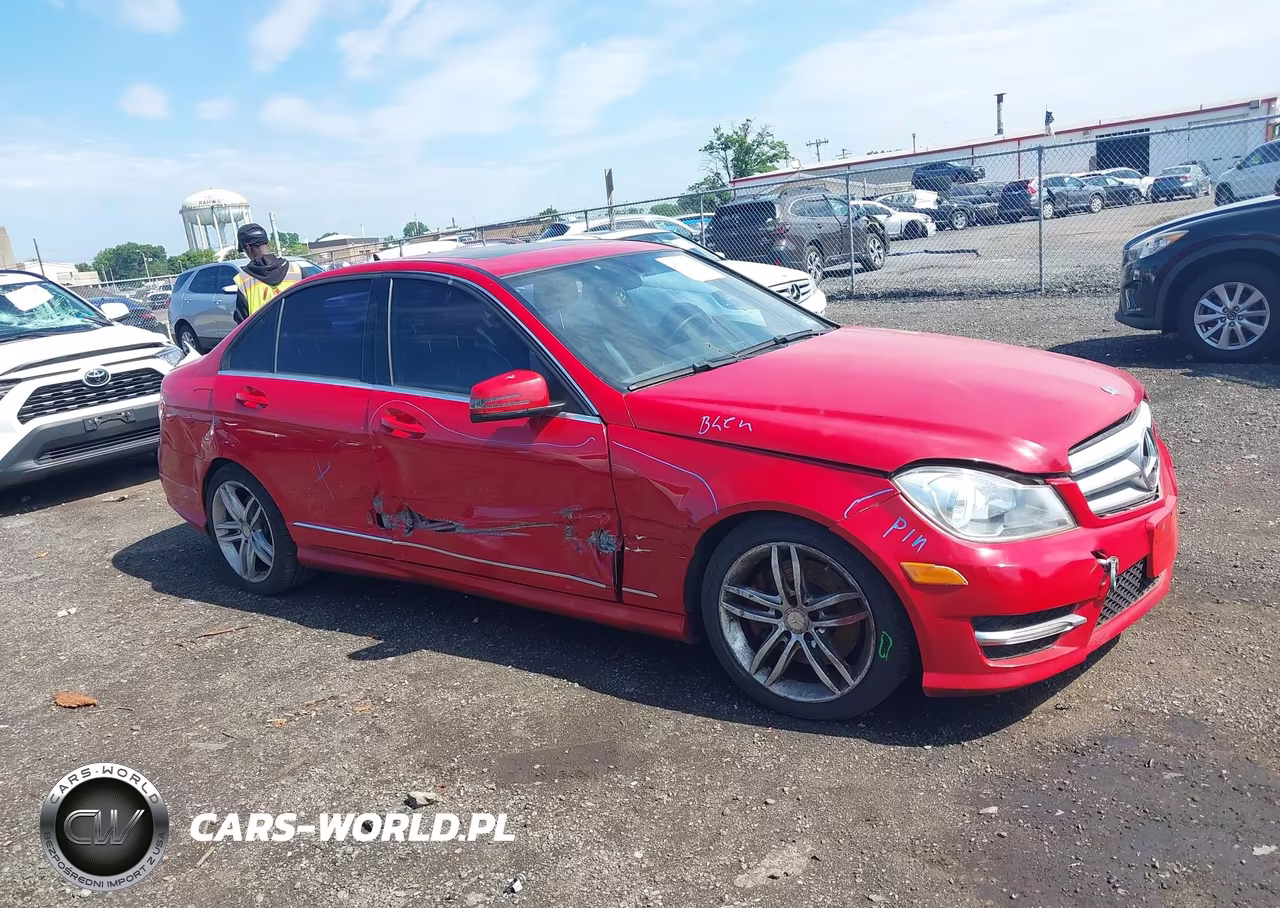 2014 Mercedes-Benz C 300 Sport 4Matic – zdjęcie 1 z 16