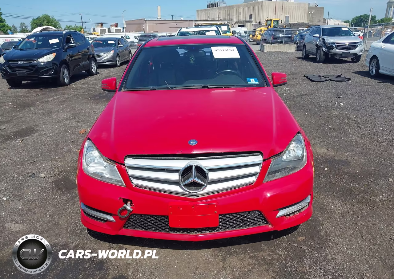 2014 Mercedes-Benz C 300 Sport 4Matic VIN:WDDGF8ABXER305056 - 12