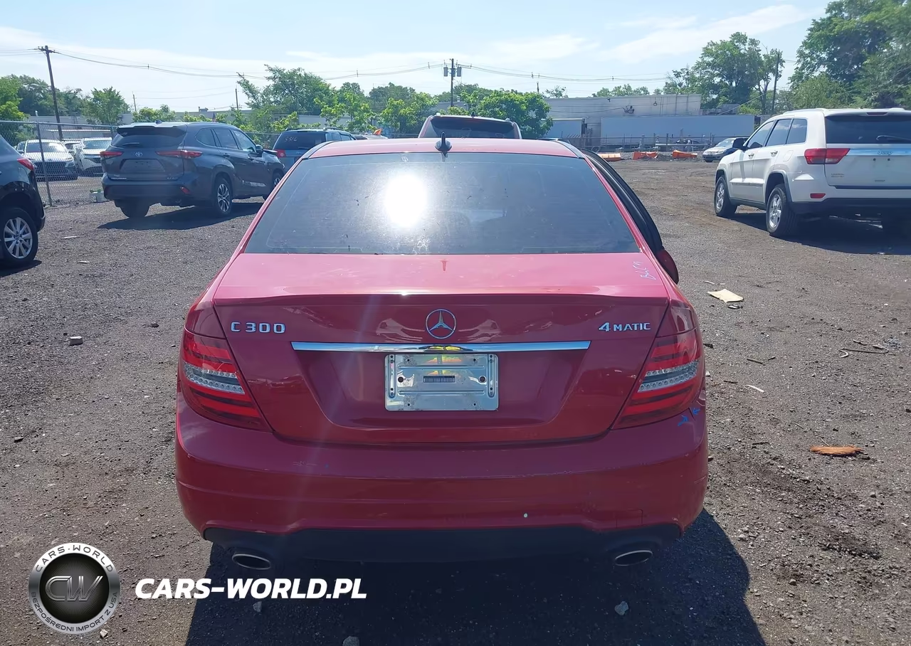 2014 Mercedes-Benz C 300 Sport 4Matic VIN:WDDGF8ABXER305056 - 16
