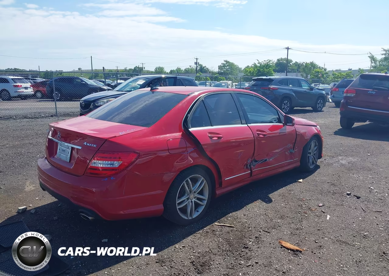 2014 Mercedes-Benz C 300 Sport 4Matic VIN:WDDGF8ABXER305056 - 4