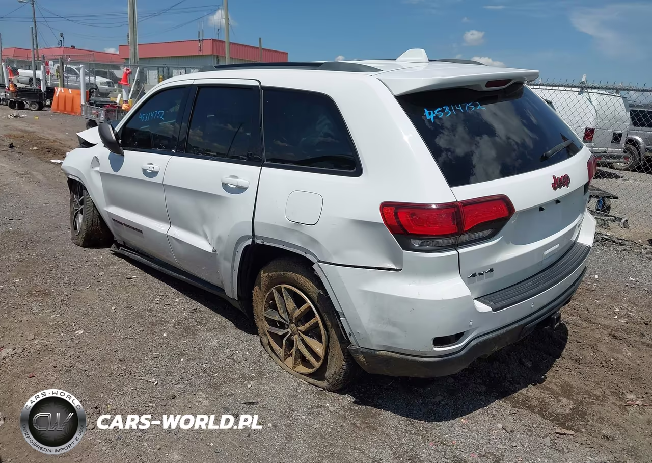 2019 Jeep Grand Cherokee Trailhawk 4X4 VIN:1C4RJFLG9KC726828 - 3