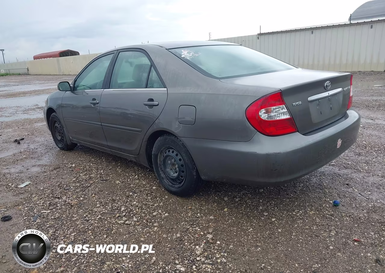 2002 Toyota Camry Le VIN:4T1BE32K12U543942 - 3