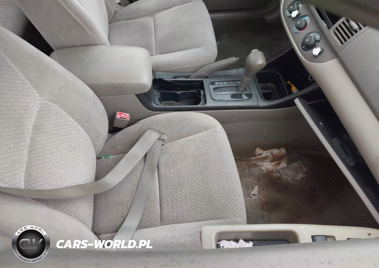 2002 Toyota Camry Le VIN:4T1BE32K12U543942 - 5