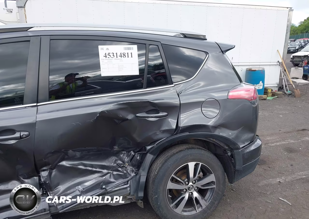 2017 Toyota Rav4 Xle VIN:JTMRFREV3HJ111341 - 18