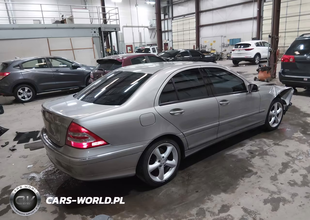 2004 Mercedes-Benz C 230 Kompressor Sport-Sport VIN:WDBRF40J84F547573 - 4