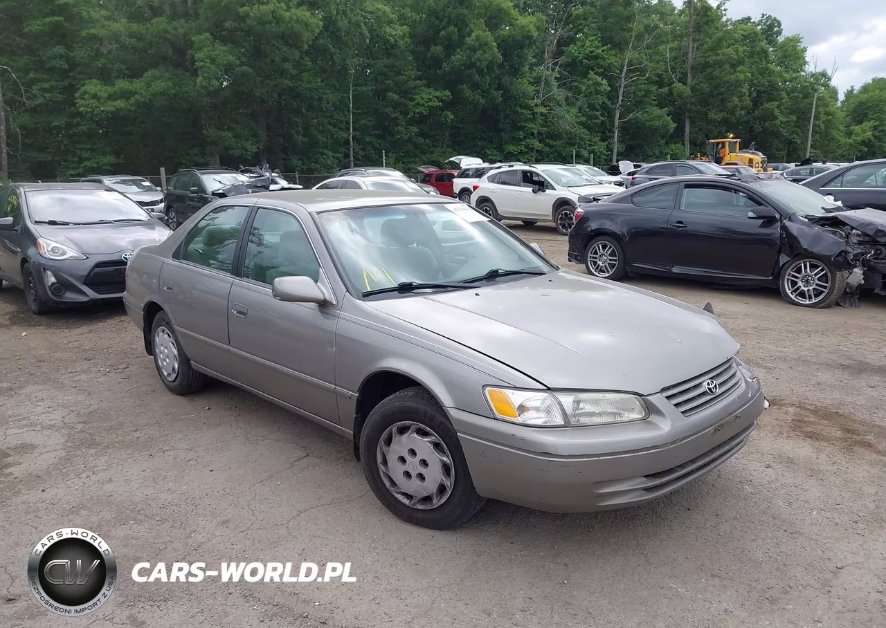 1999 Toyota Camry Le – zdjęcie 1 z 16