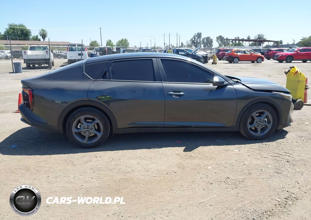 2025 Kia K4 Lxs VIN:3KPFT4DEXSE169225 - 13