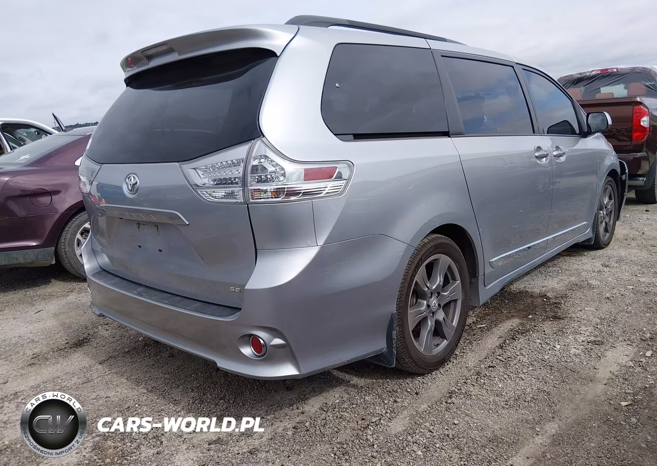 2017 Toyota Sienna Se Premium 8 Passenger VIN:5TDXZ3DC0HS884234 - 4