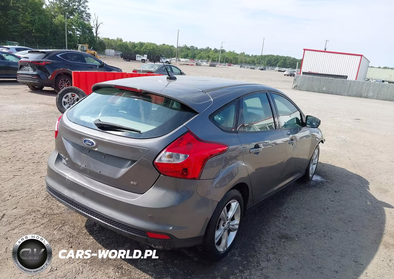 2013 Ford Focus Se VIN:1FADP3K23DL330495 - 4