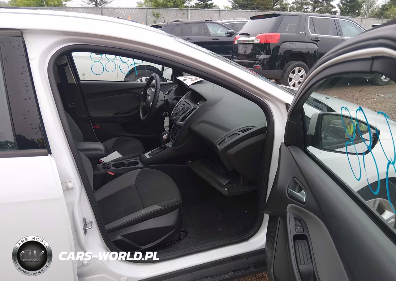 2014 Ford Focus Se VIN:1FADP3K25EL339653 - 5