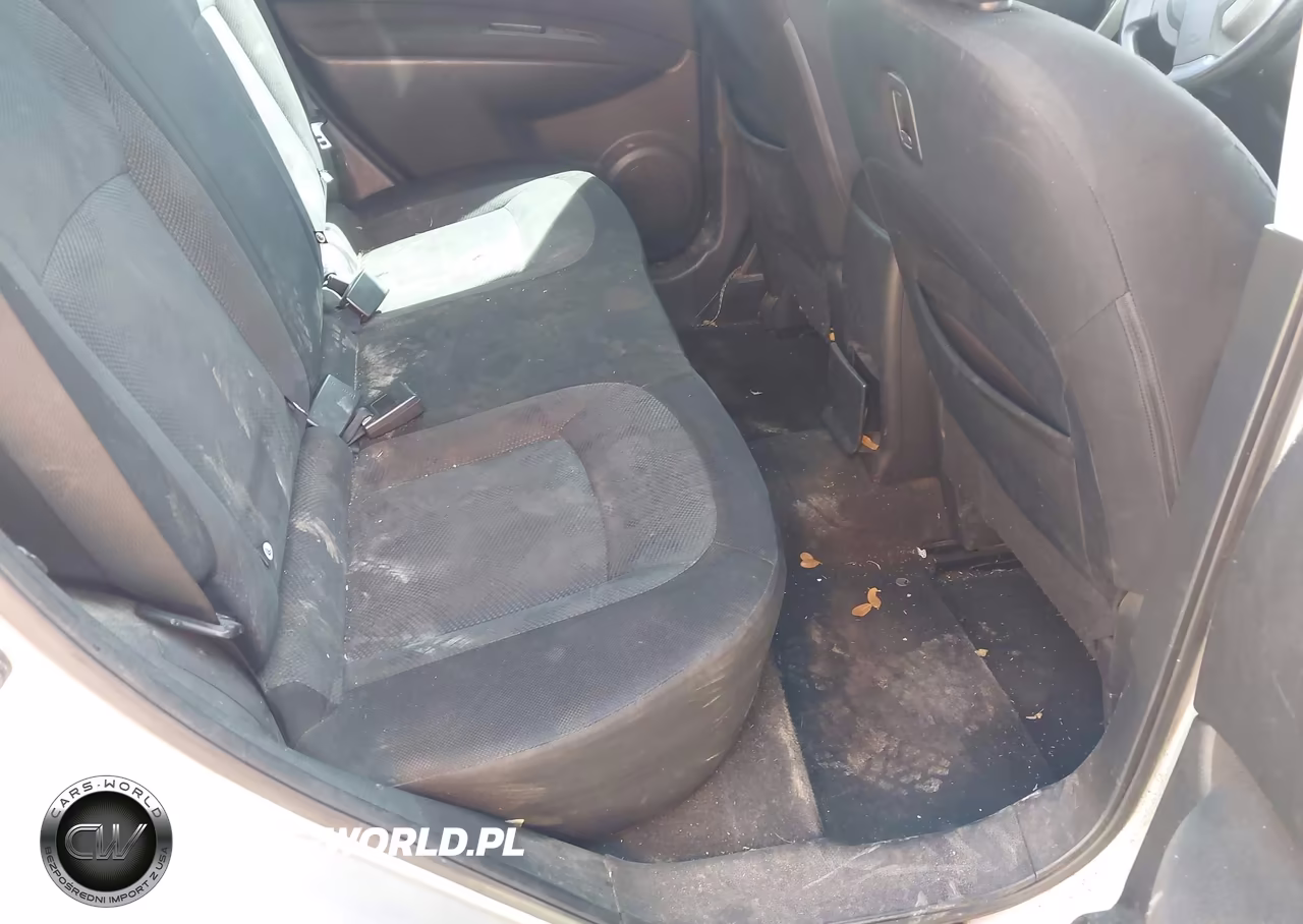 2011 Nissan Rogue S VIN:JN8AS5MTXBW575047 - 8