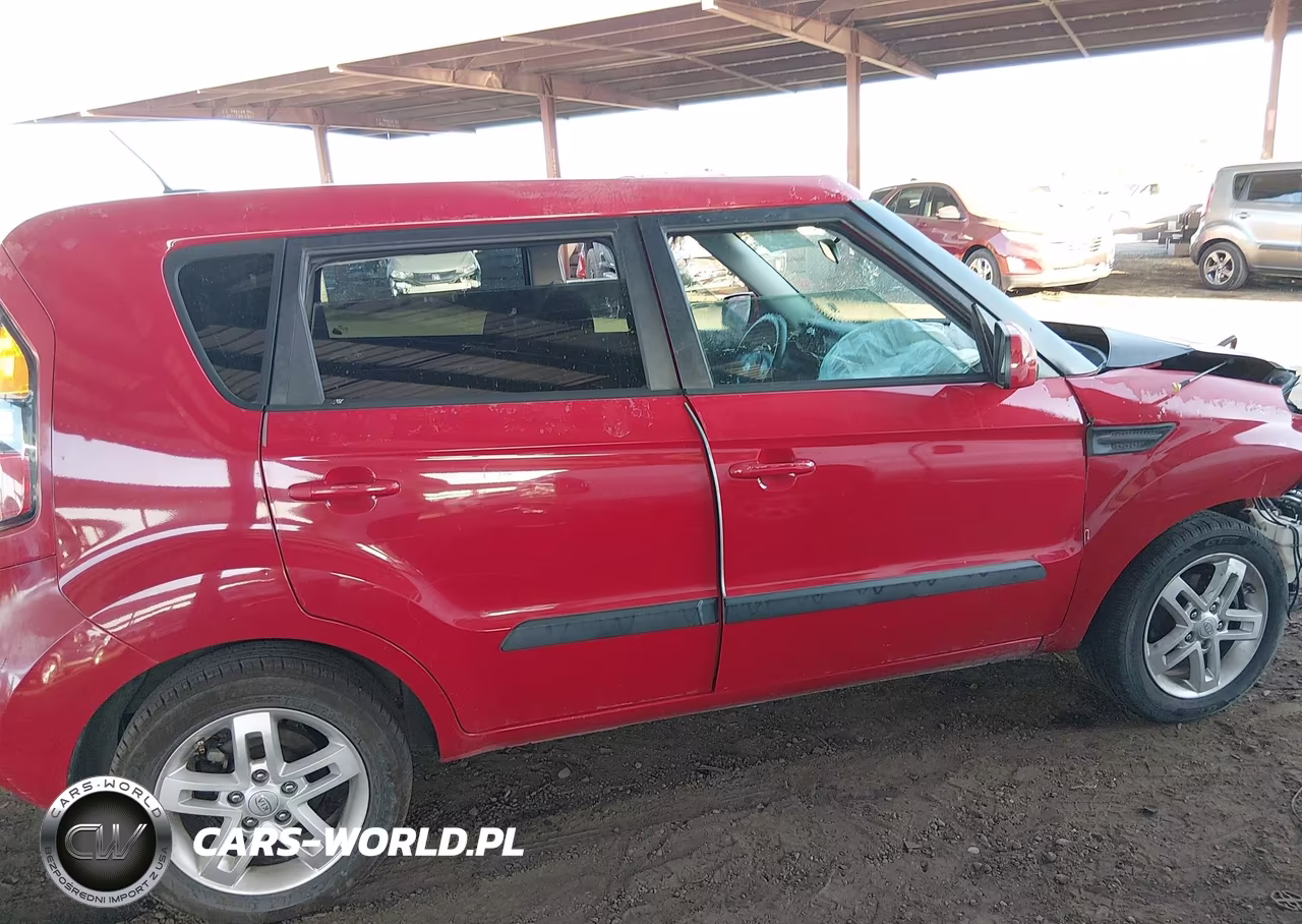 2011 Kia Soul + VIN:KNDJT2A26B7216212 - 13