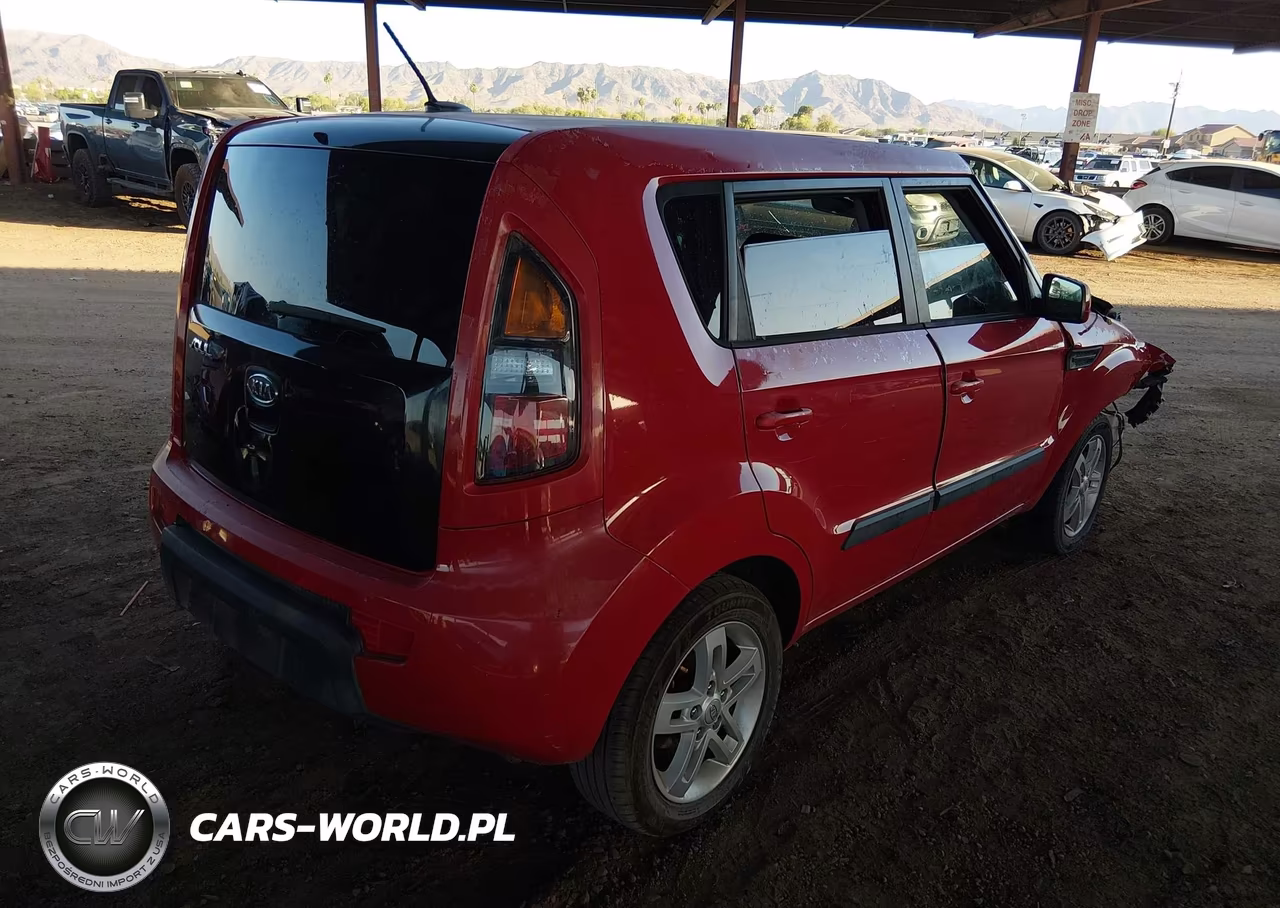 2011 Kia Soul + VIN:KNDJT2A26B7216212 - 4