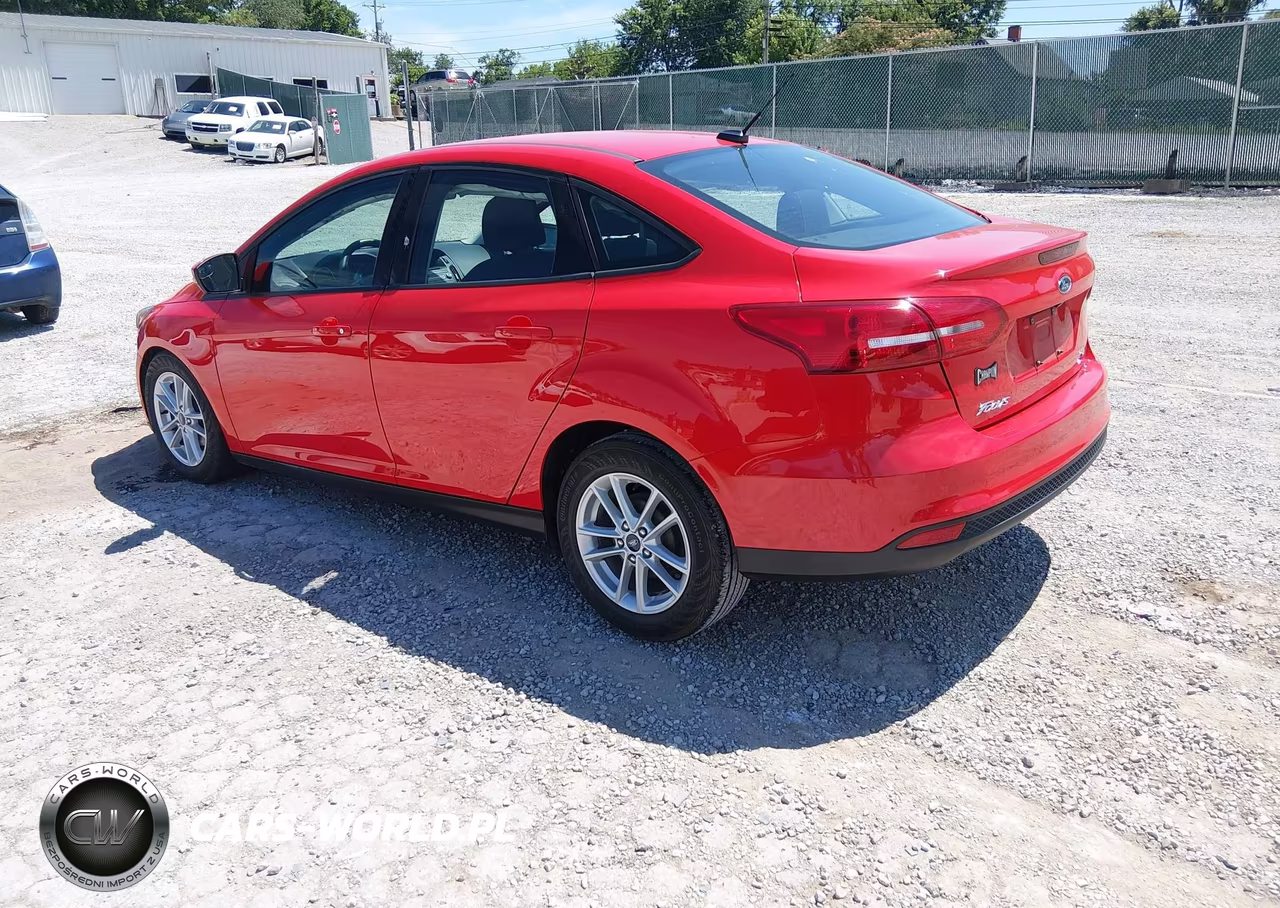 2017 Ford Focus Se VIN:1FADP3F26HL276190 - 3