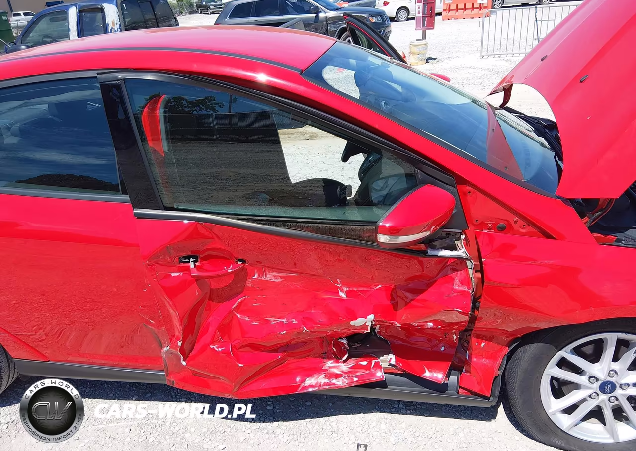 2017 Ford Focus Se VIN:1FADP3F26HL276190 - 6