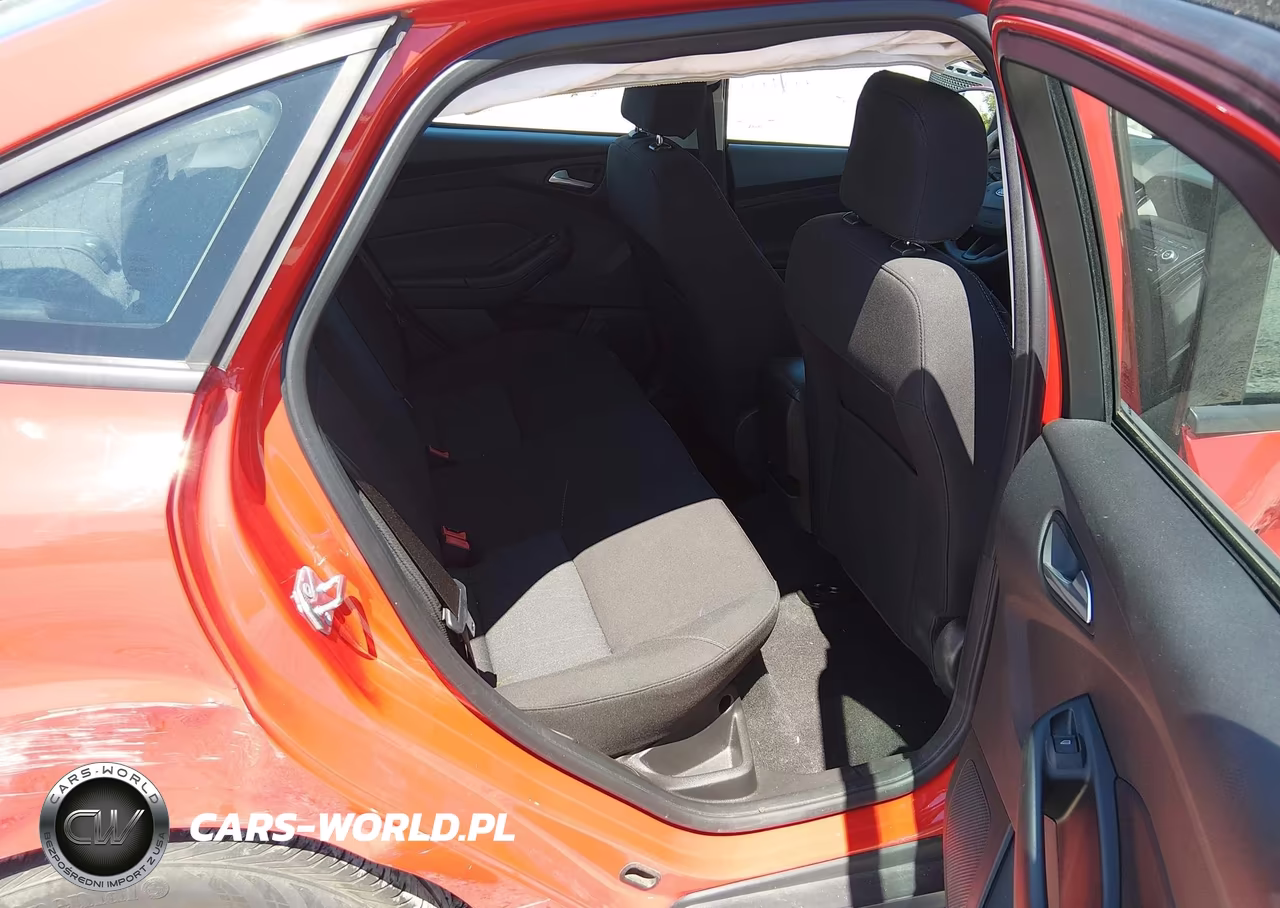 2017 Ford Focus Se VIN:1FADP3F26HL276190 - 8