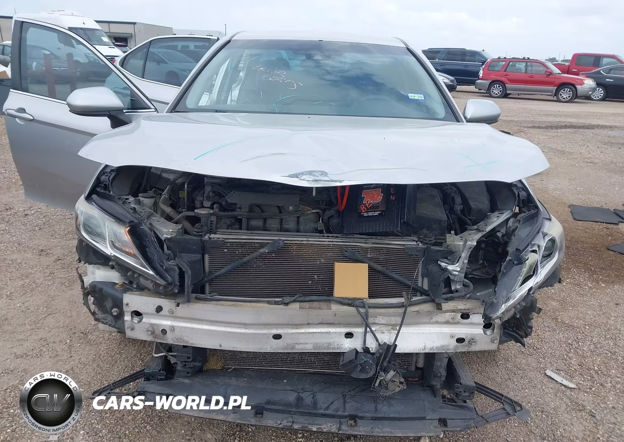 2018 Toyota Camry Le VIN:4T1B11HK1JU039963 - 6