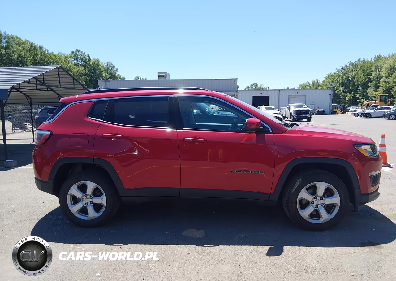 2019 Jeep Compass Latitude 4X4 VIN:3C4NJDBB2KT670082 - 14
