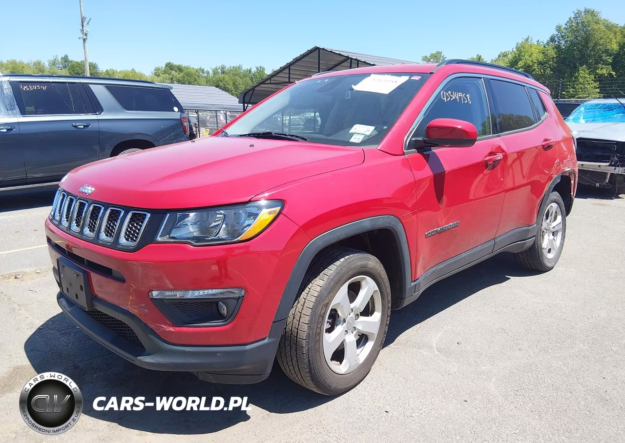 2019 Jeep Compass Latitude 4X4 VIN:3C4NJDBB2KT670082 - 2