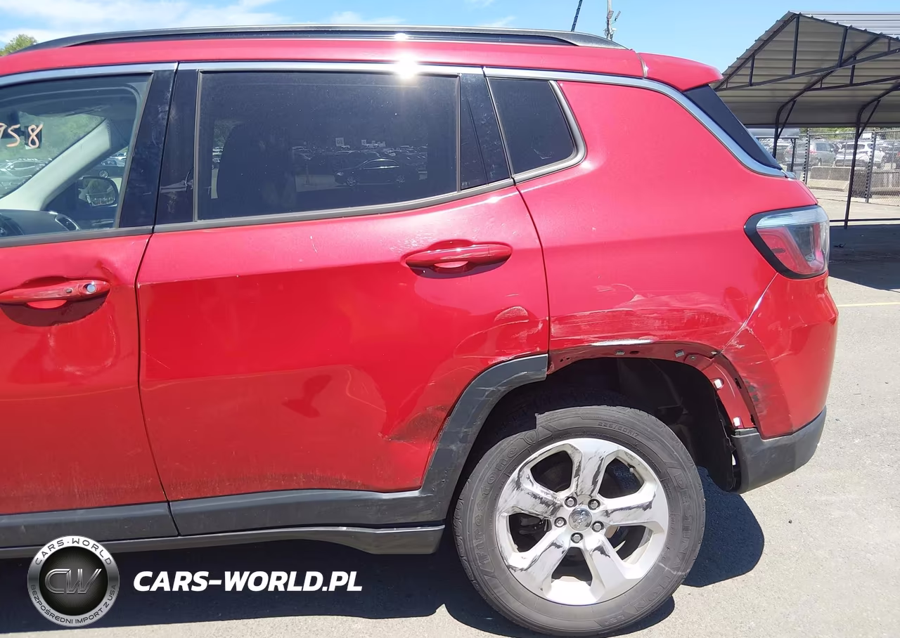 2019 Jeep Compass Latitude 4X4 VIN:3C4NJDBB2KT670082 - 6