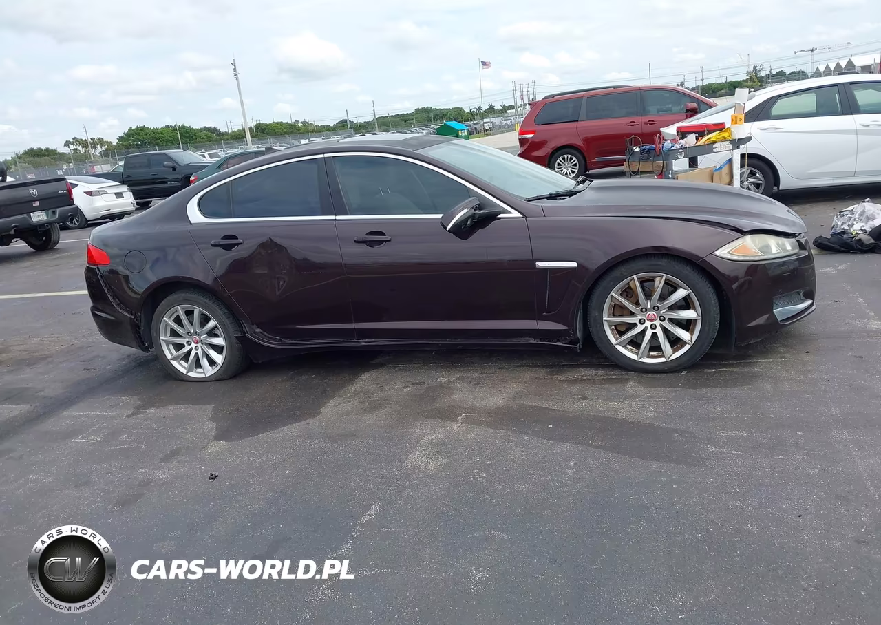 2015 Jaguar Xf 2.0T Premium VIN:SAJWA0FSXFPU66942 - 13