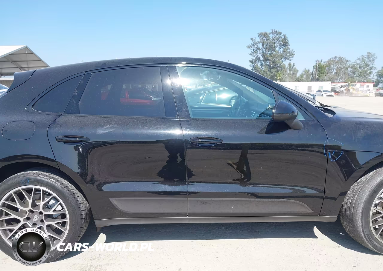 2016 Porsche Macan S VIN:WP1AB2A59GLB52886 - 13