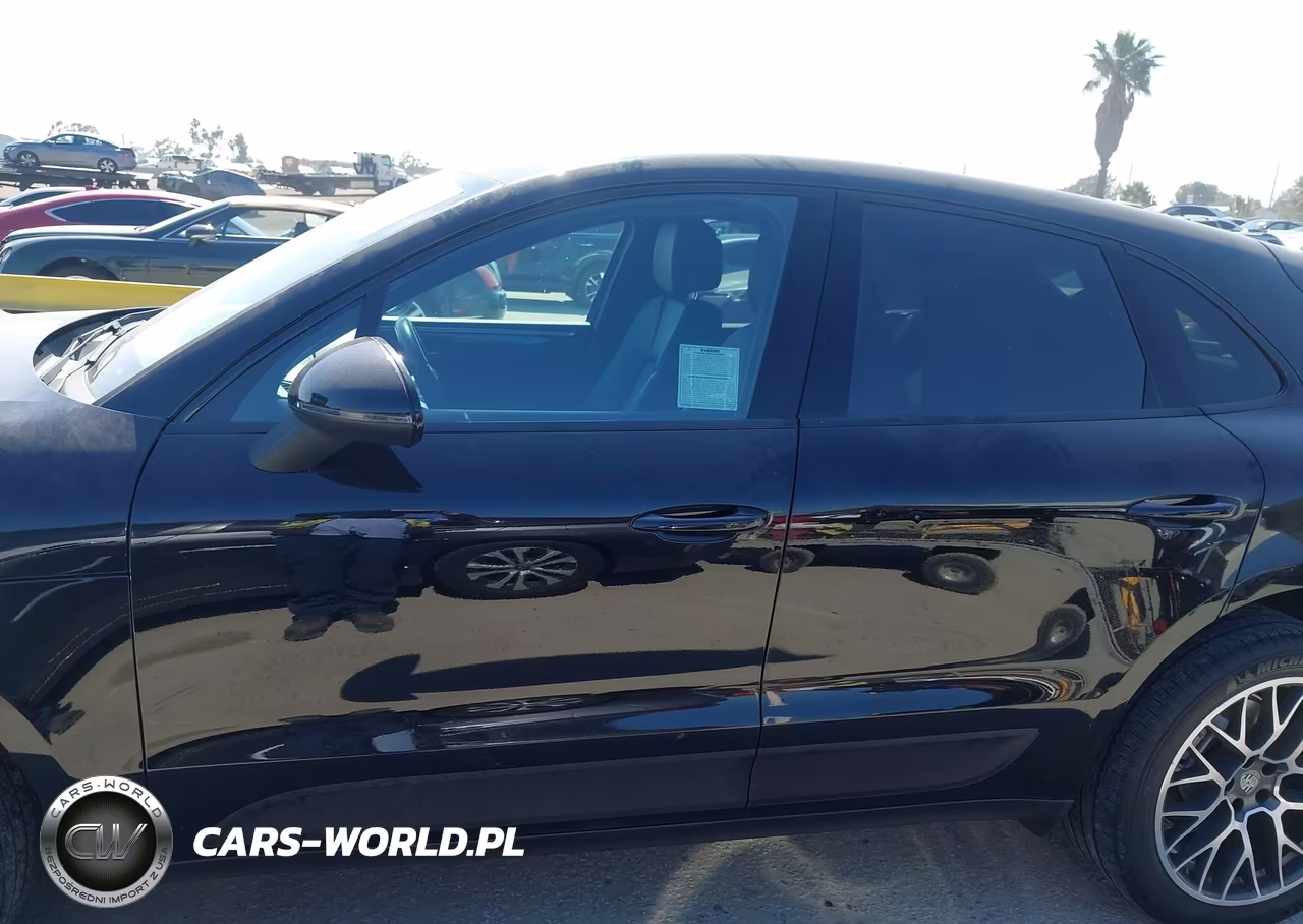 2016 Porsche Macan S VIN:WP1AB2A59GLB52886 - 14