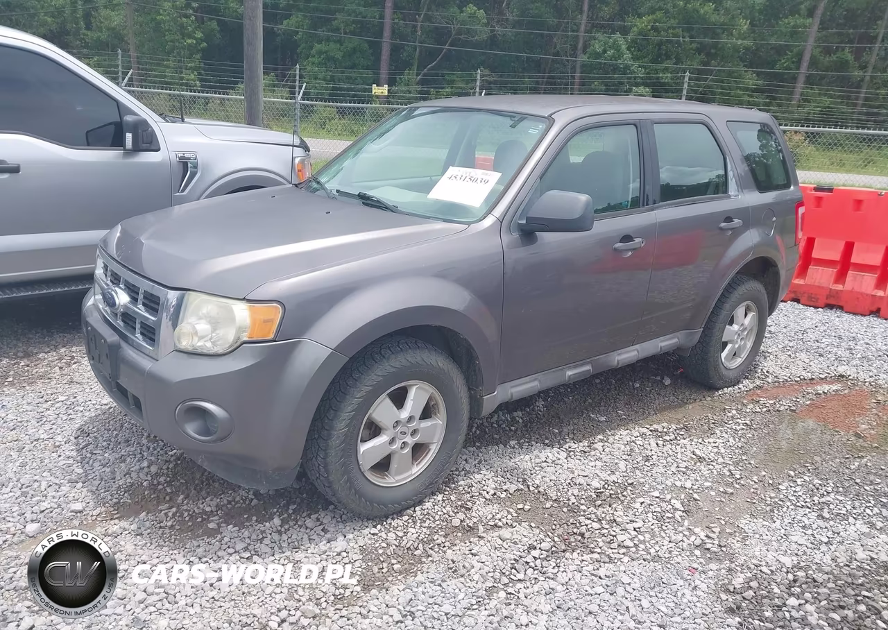 2009 Ford Escape Xls VIN:1FMCU92759KD10111 - 2