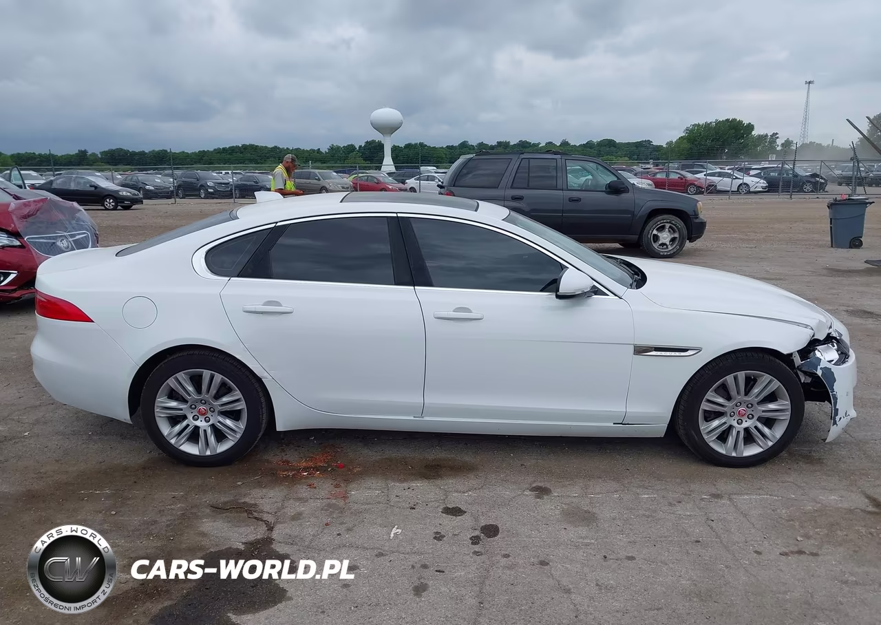 2017 Jaguar Xf 35T Premium VIN:SAJBD4BV1HCY34934 - 13