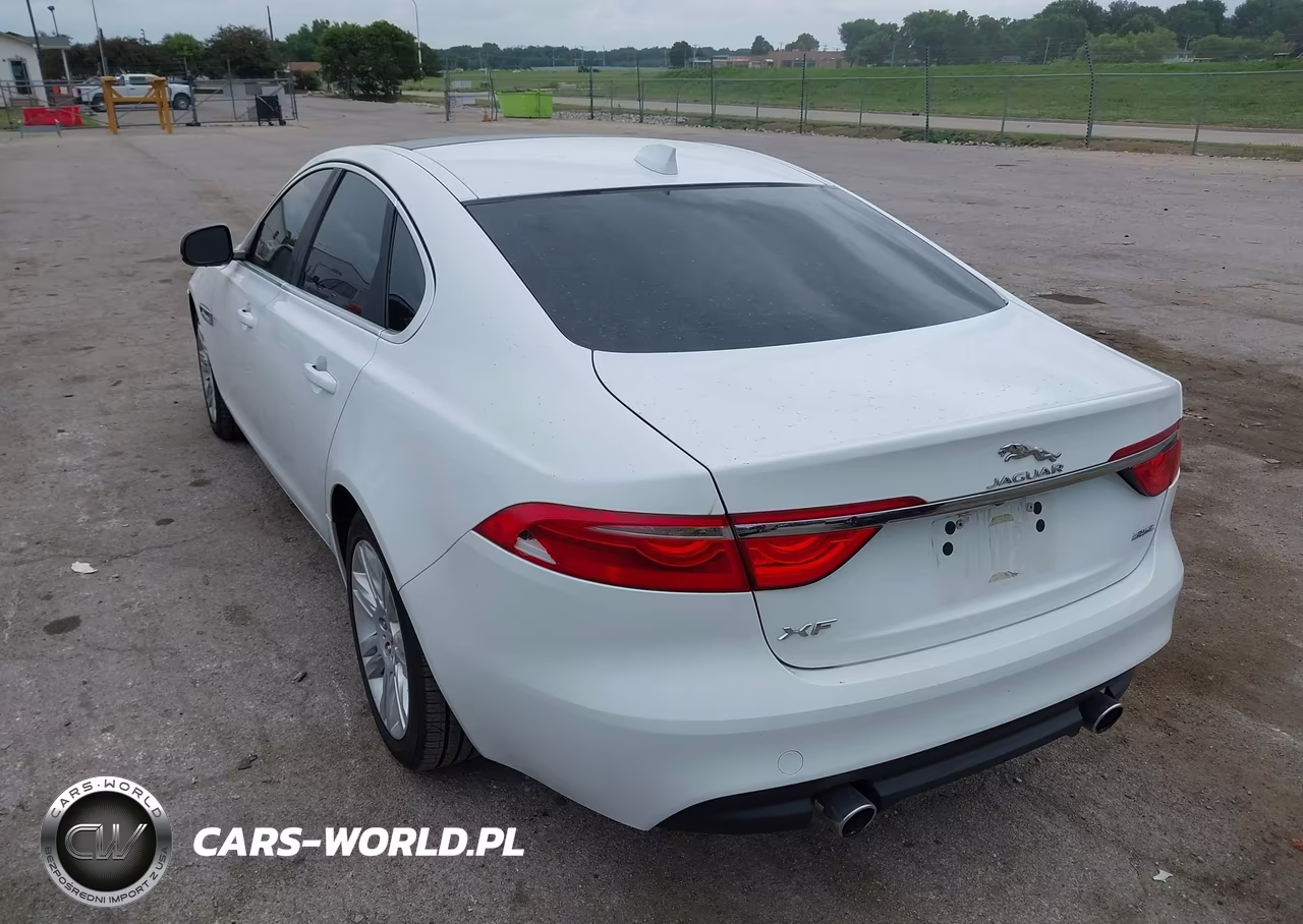 2017 Jaguar Xf 35T Premium VIN:SAJBD4BV1HCY34934 - 3