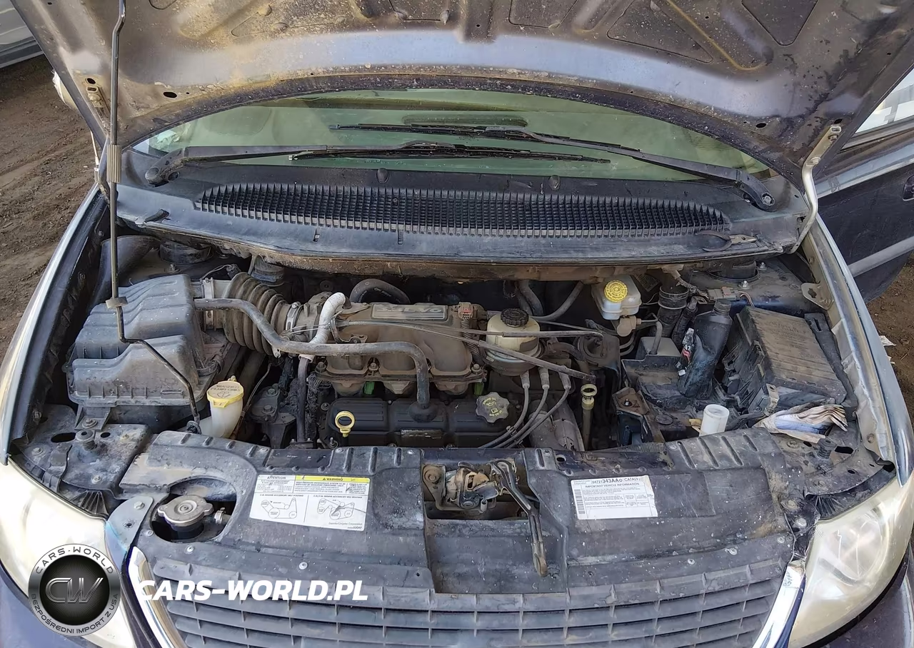 2005 Chrysler Town & Country VIN:1C4GP45R85B302057 - 10