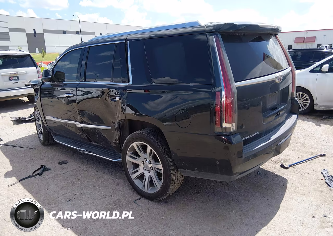 2018 Cadillac Escalade Luxury VIN:1GYS3BKJ8JR135865 - 3
