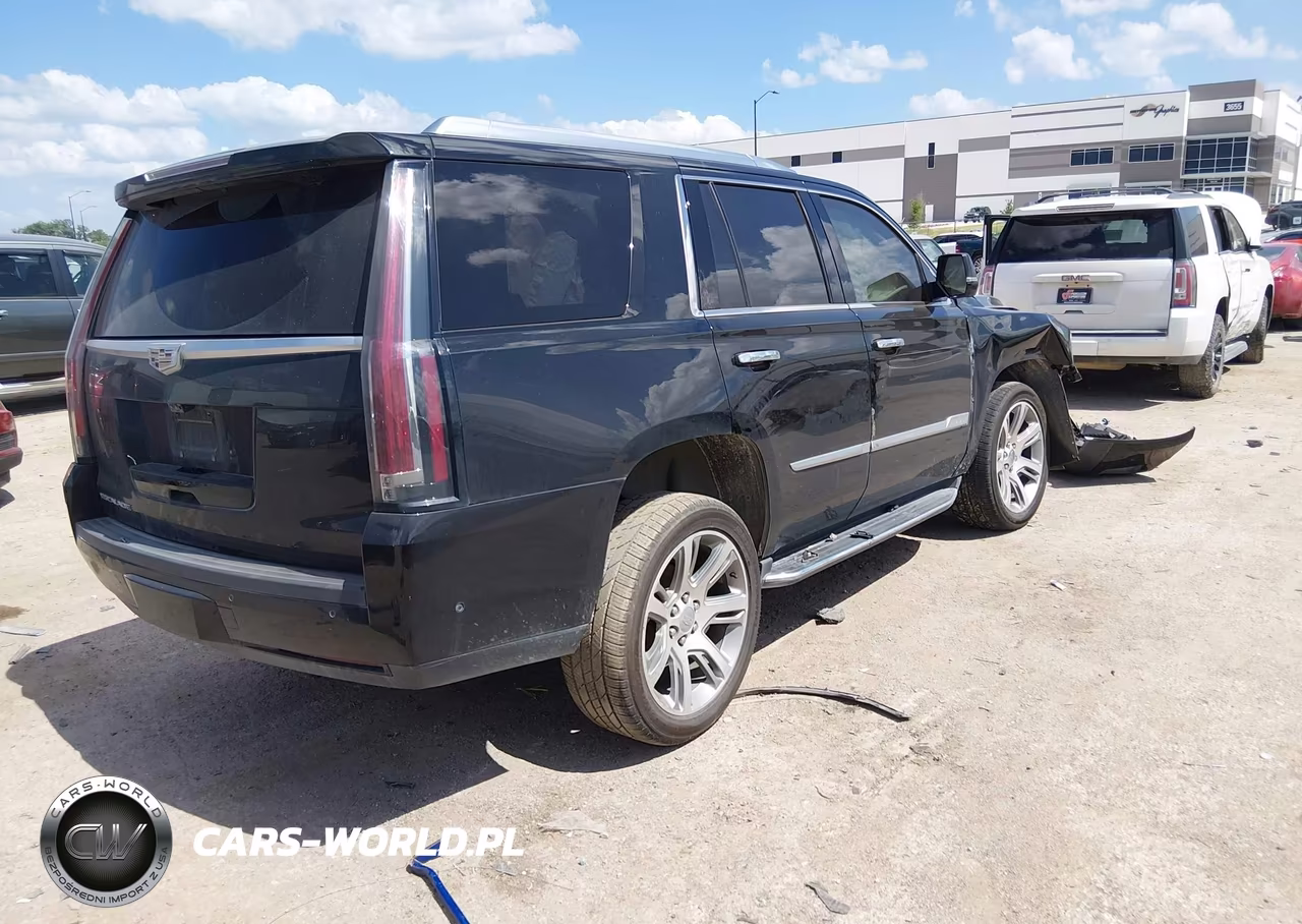 2018 Cadillac Escalade Luxury VIN:1GYS3BKJ8JR135865 - 4