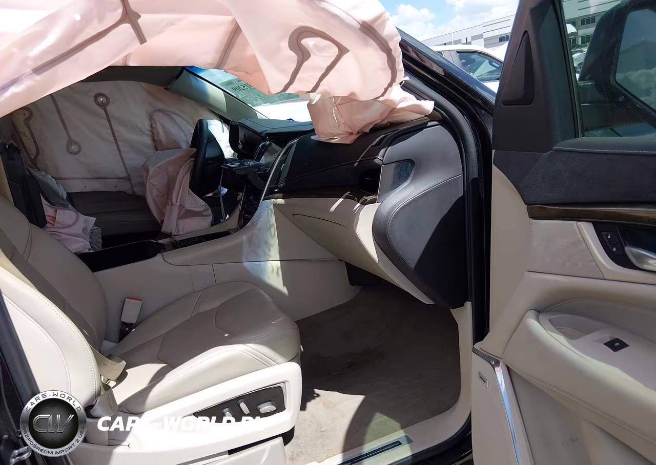2018 Cadillac Escalade Luxury VIN:1GYS3BKJ8JR135865 - 5