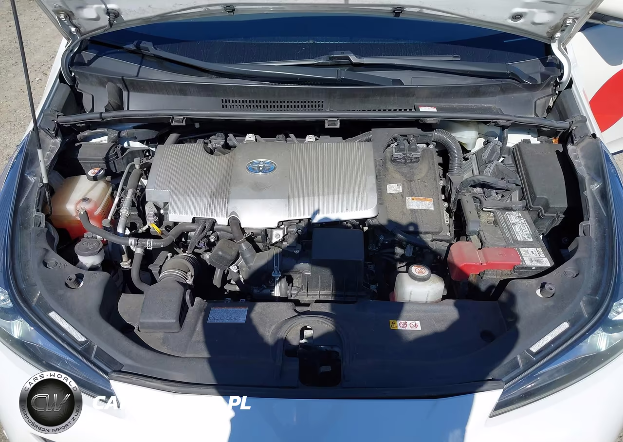 2020 Toyota Prius Le VIN:JTDKARFUXL3113963 - 10
